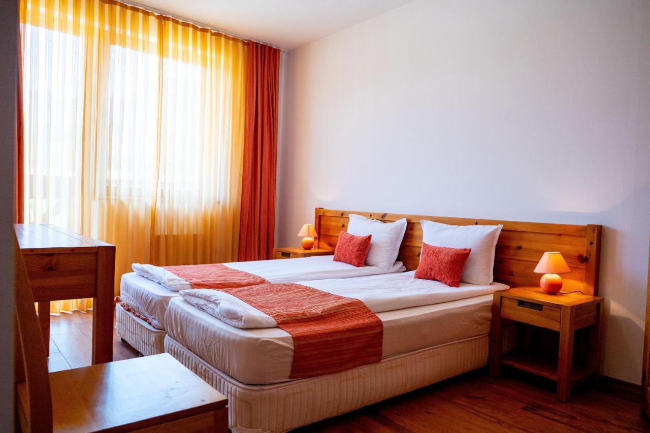 Two Bedroom Apartments In Murphys Lodge Bansko Eksteriør billede