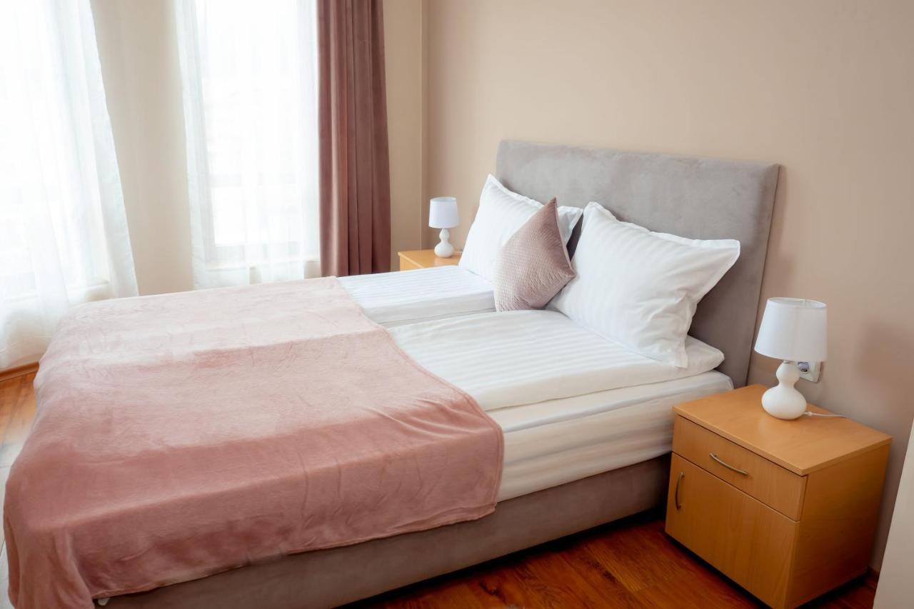 Two Bedroom Apartments In Murphys Lodge Bansko Eksteriør billede